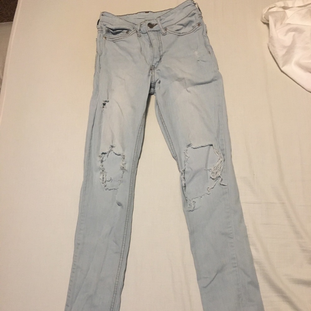 Light wash ripped mom jeans